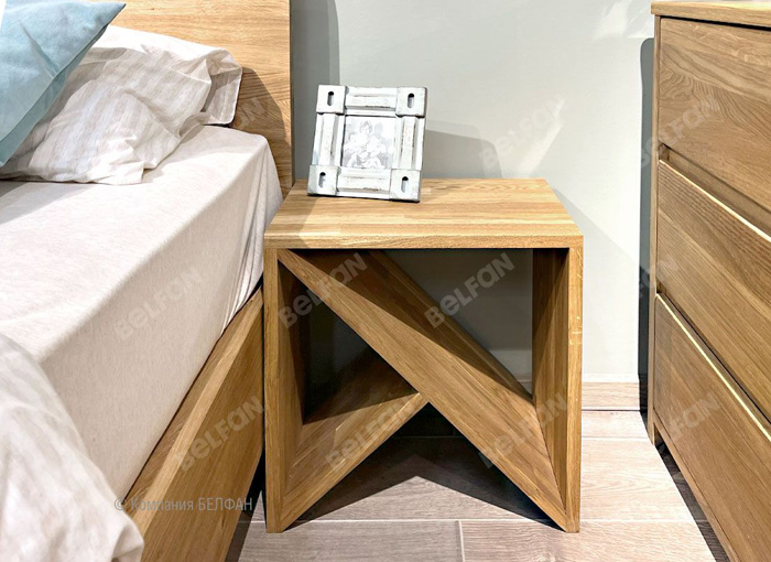 Прикроватный столик Прикроватный столик